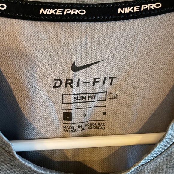 Nike Dri-Fit tank top - Picture 2 of 3
